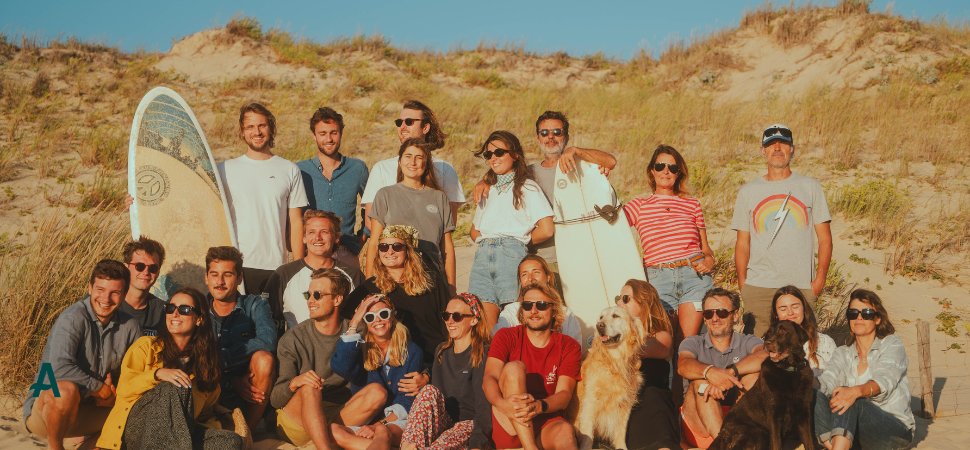 Photo groupe sur la plage communauté Atlantik